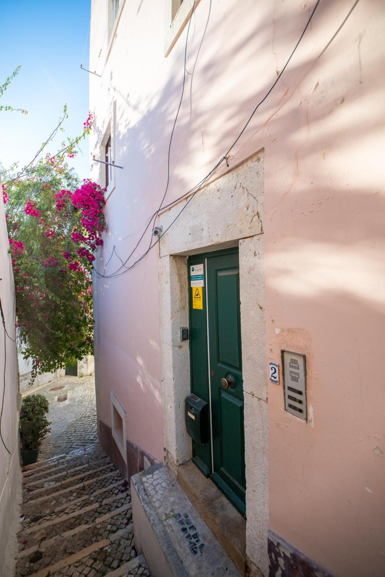 Alfama, The Heart Of Fado - Minutes From Tram 28 Apartment Lissabon