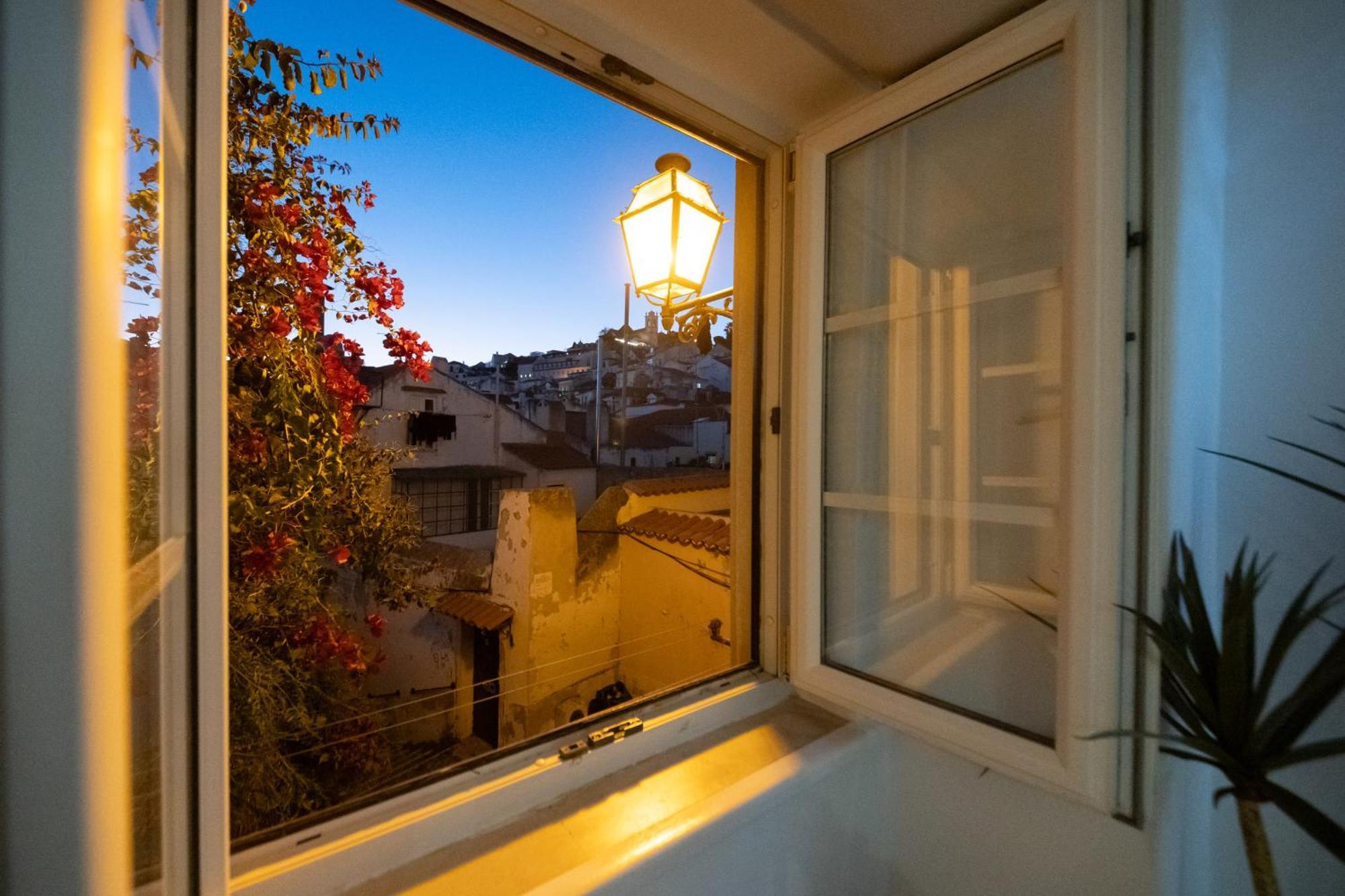Alfama, The Heart Of Fado - Minutes From Tram 28 * Lissabon